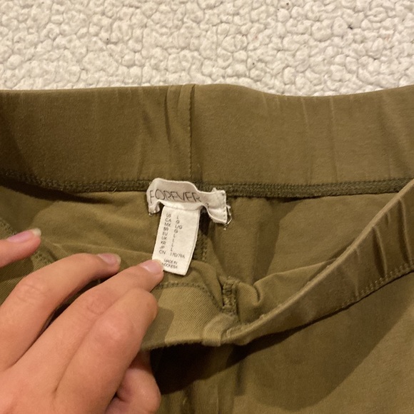 Military green colored leggings - Picture 3 of 3